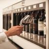 ELITE wine pouring2_man